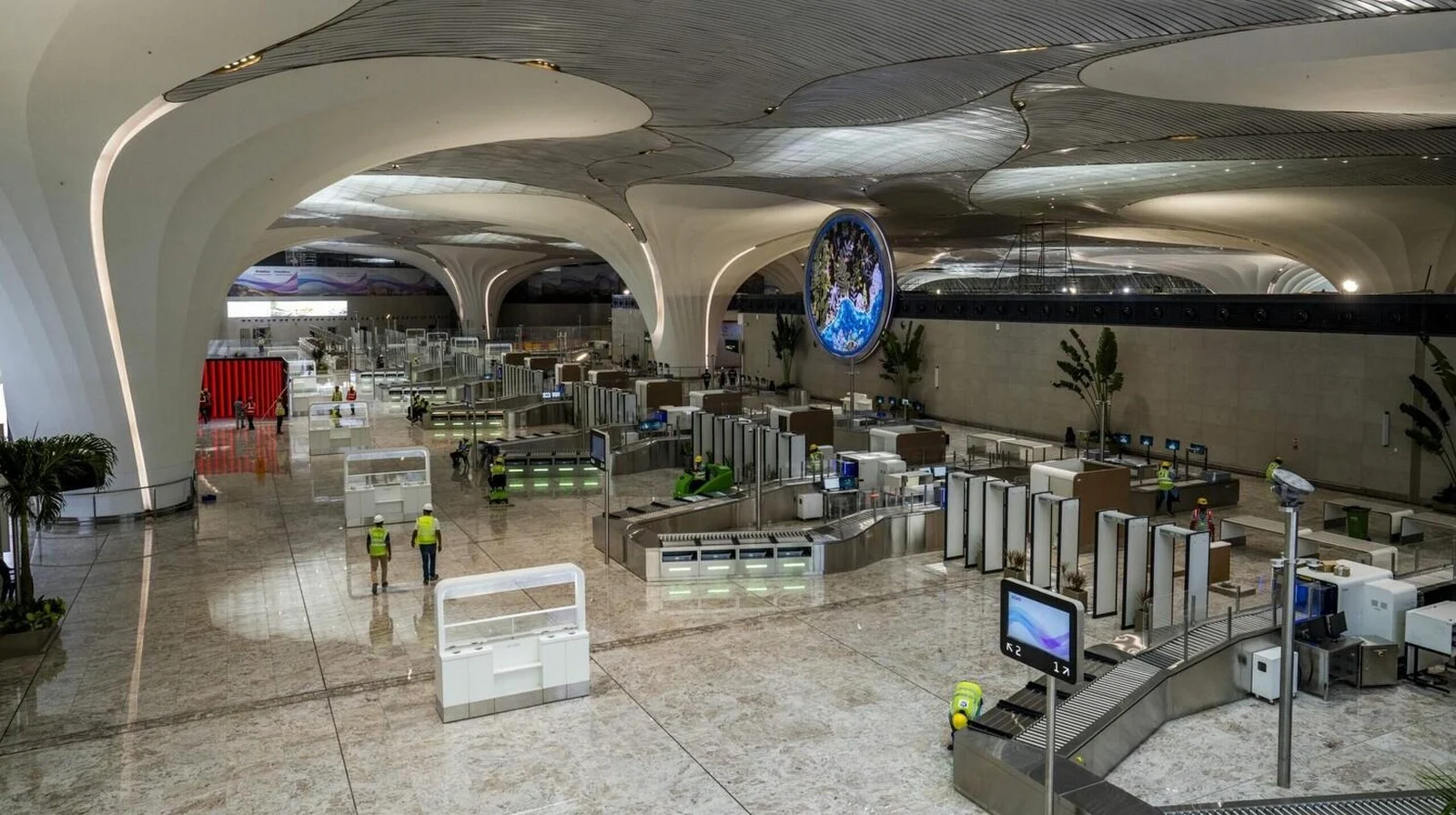 Airport Enclosure & High-Gloss Signage